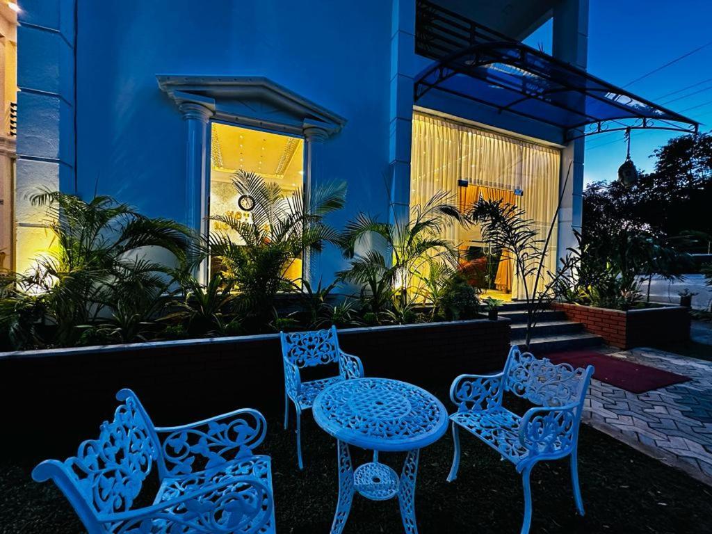 Hotel Northway Vavuniya Exteriör bild
